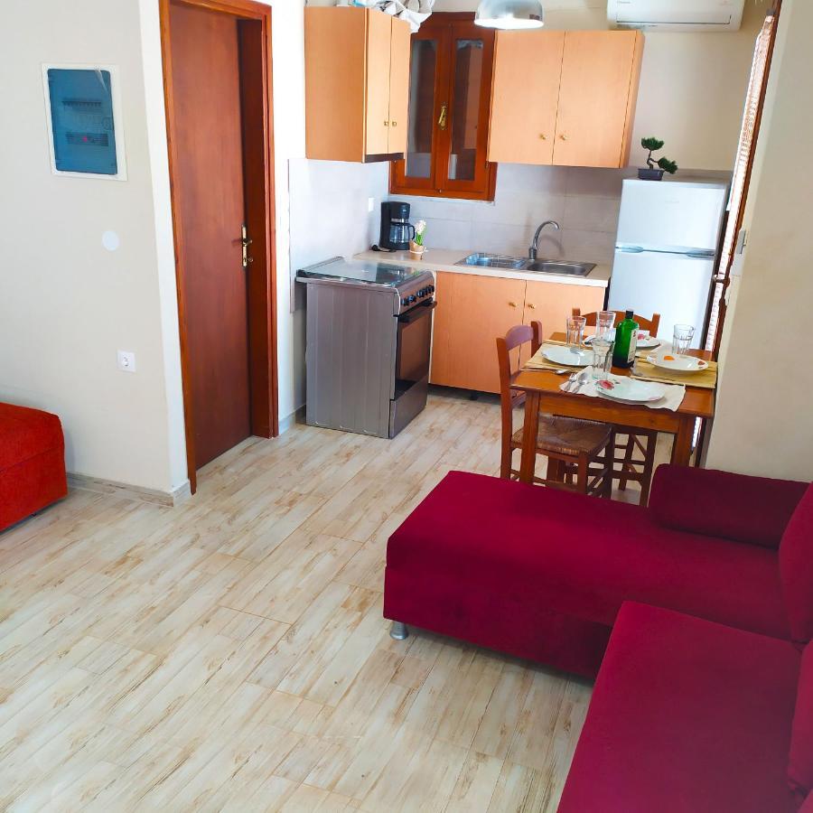 Villa Leonidas Greecefiloxenia Λεφόκαστρο Εξωτερικό φωτογραφία