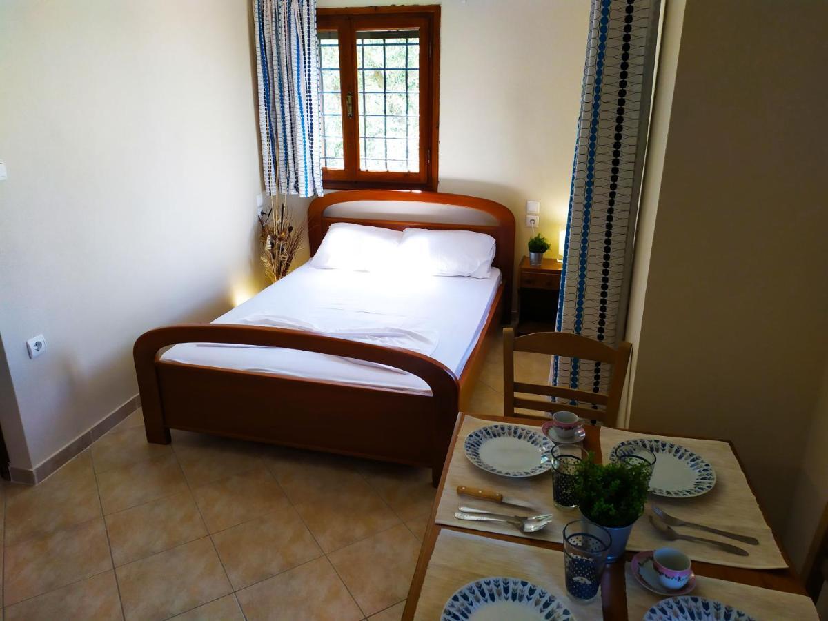 Villa Leonidas Greecefiloxenia Λεφόκαστρο Εξωτερικό φωτογραφία