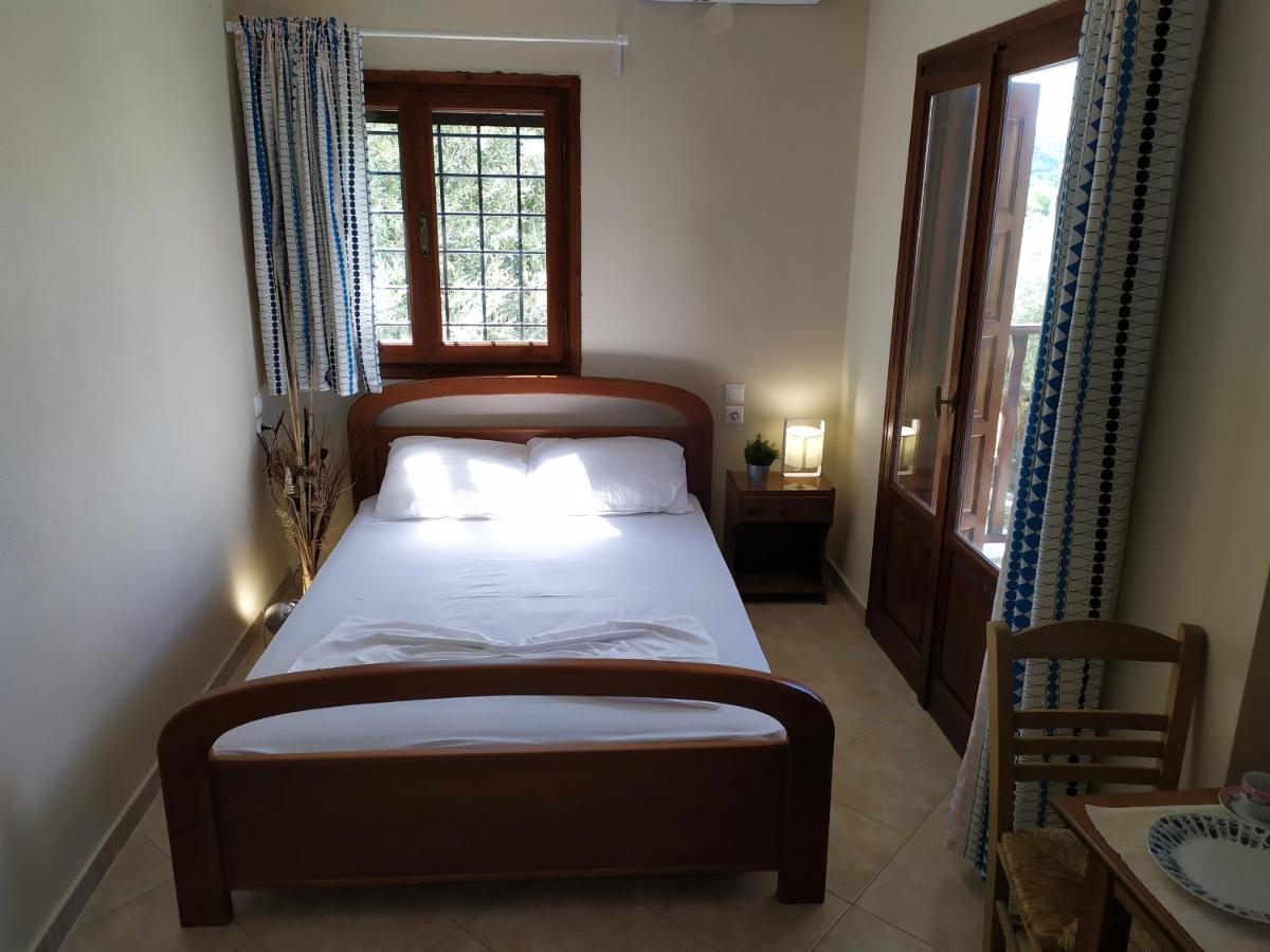 Villa Leonidas Greecefiloxenia Λεφόκαστρο Εξωτερικό φωτογραφία