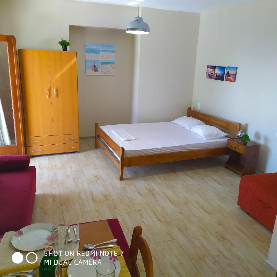 Villa Leonidas Greecefiloxenia Λεφόκαστρο Εξωτερικό φωτογραφία