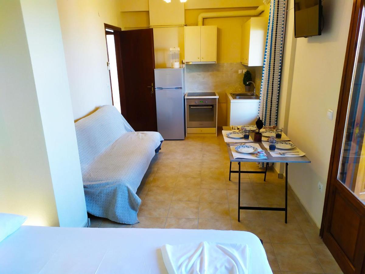 Villa Leonidas Greecefiloxenia Λεφόκαστρο Εξωτερικό φωτογραφία