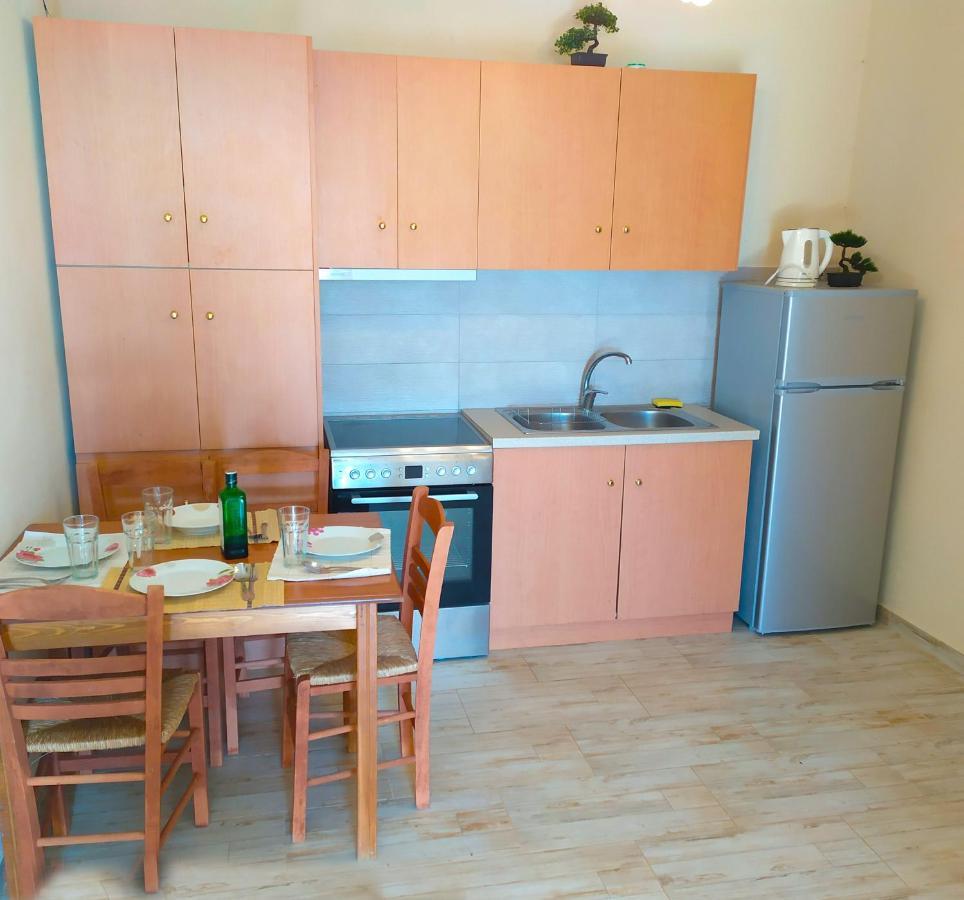 Villa Leonidas Greecefiloxenia Λεφόκαστρο Εξωτερικό φωτογραφία