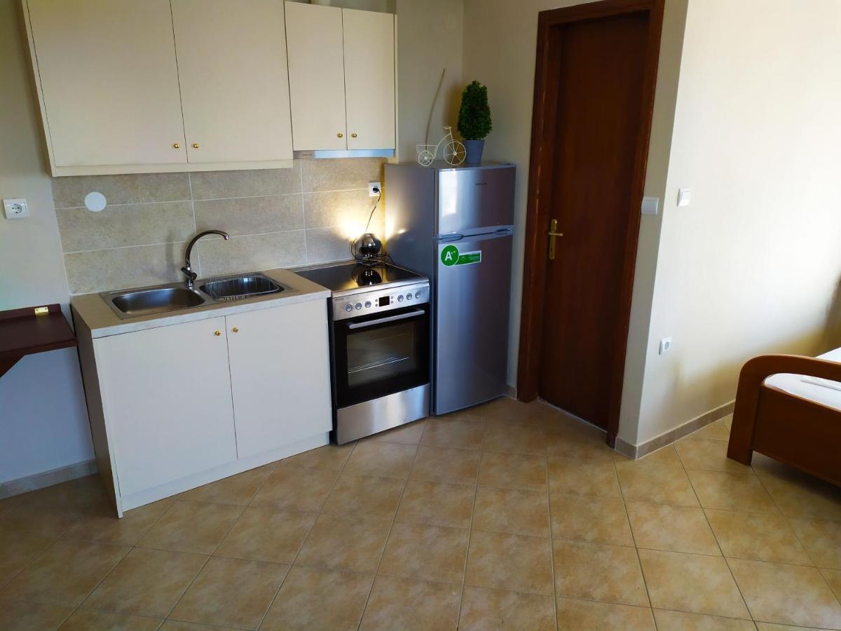 Villa Leonidas Greecefiloxenia Λεφόκαστρο Εξωτερικό φωτογραφία