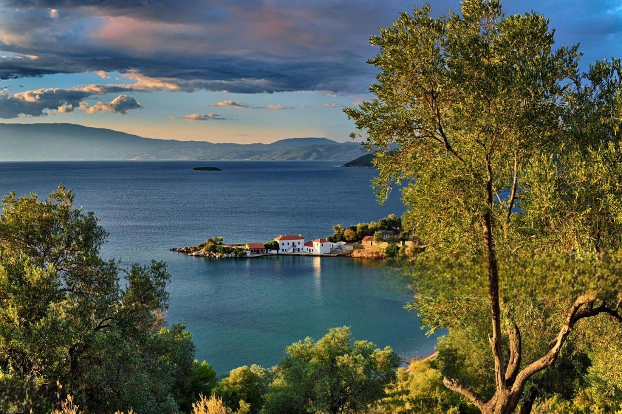 Villa Leonidas Greecefiloxenia Λεφόκαστρο Εξωτερικό φωτογραφία