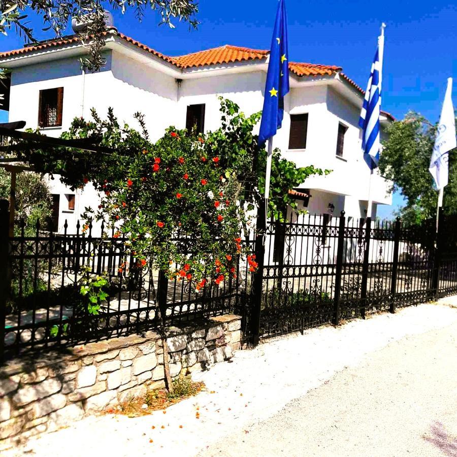 Villa Leonidas Greecefiloxenia Λεφόκαστρο Εξωτερικό φωτογραφία