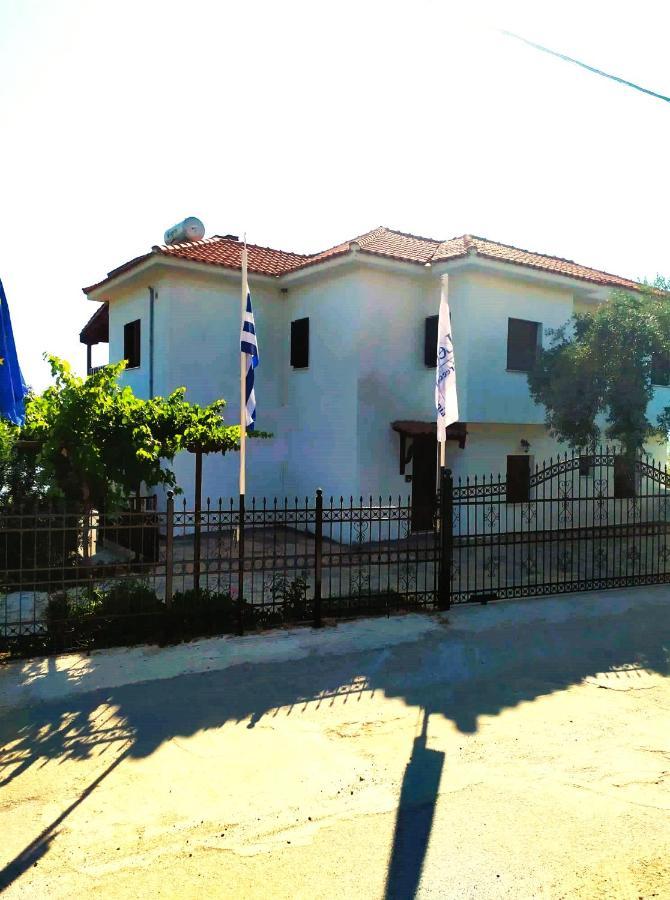 Villa Leonidas Greecefiloxenia Λεφόκαστρο Εξωτερικό φωτογραφία